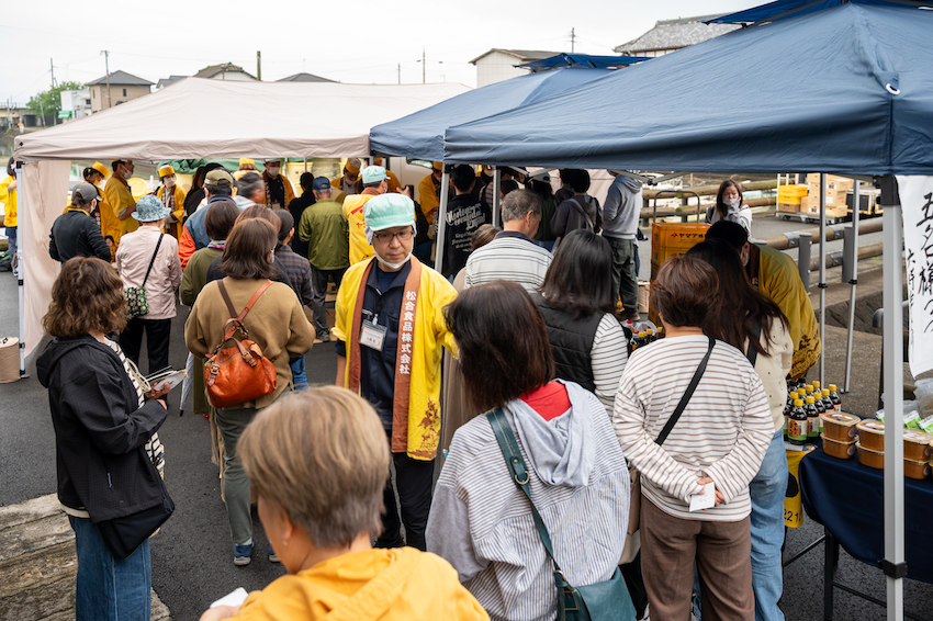 4 松合食品　行列